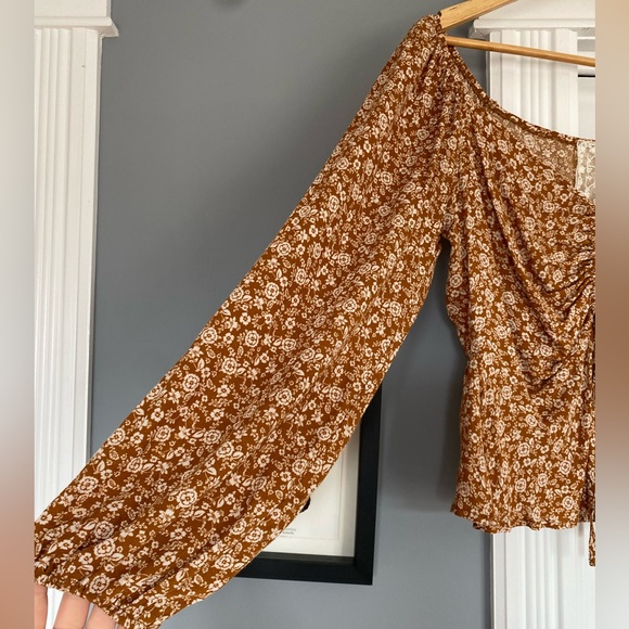 Sadie & Sage Floral Boho Top - Picture 2 of 6